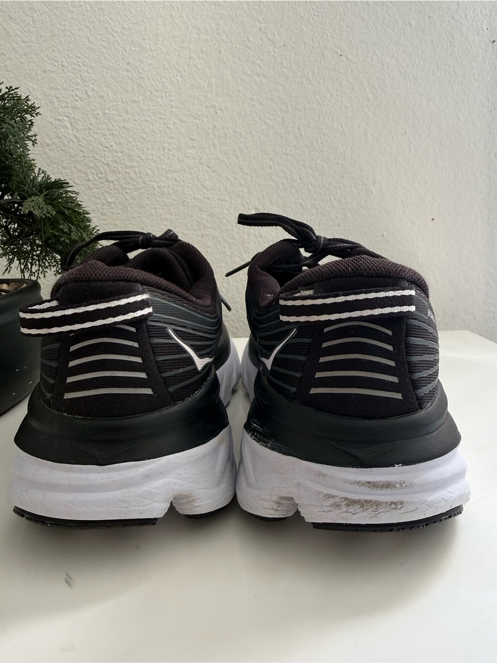 Hoka Bondi 7 women size 8 black and White Bondi 7 Women's Athletic - Picture 9 of 14